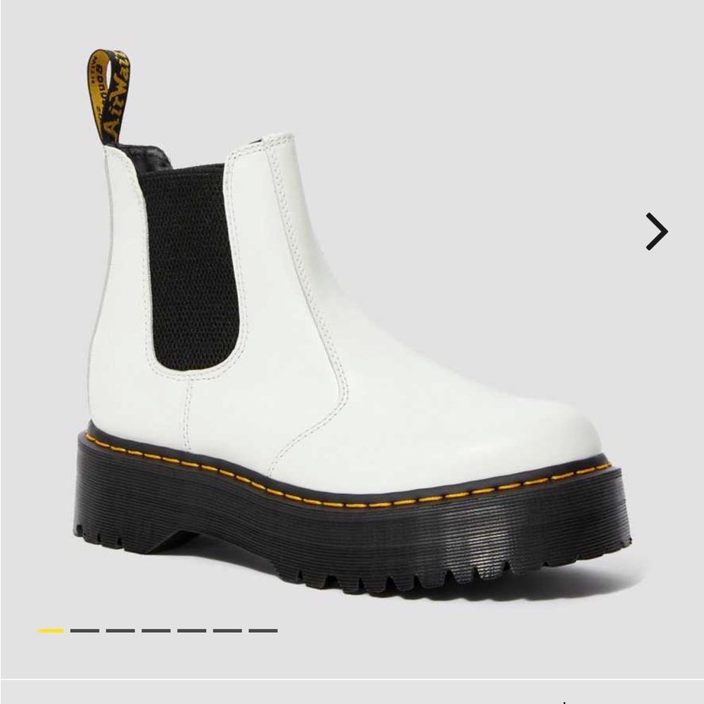 2976 White Smooth Leather Platform Chelsea Boots